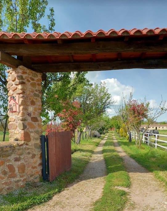 Granja De Cantarinas Ciudad Rodrigo Luaran gambar